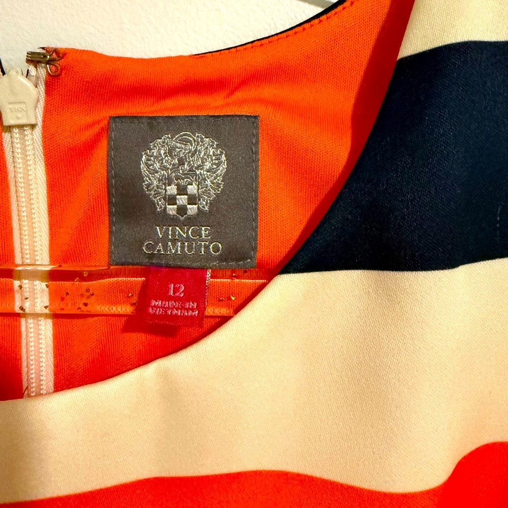 VINCE CAMUTO DRESS - Picture 2 of 2